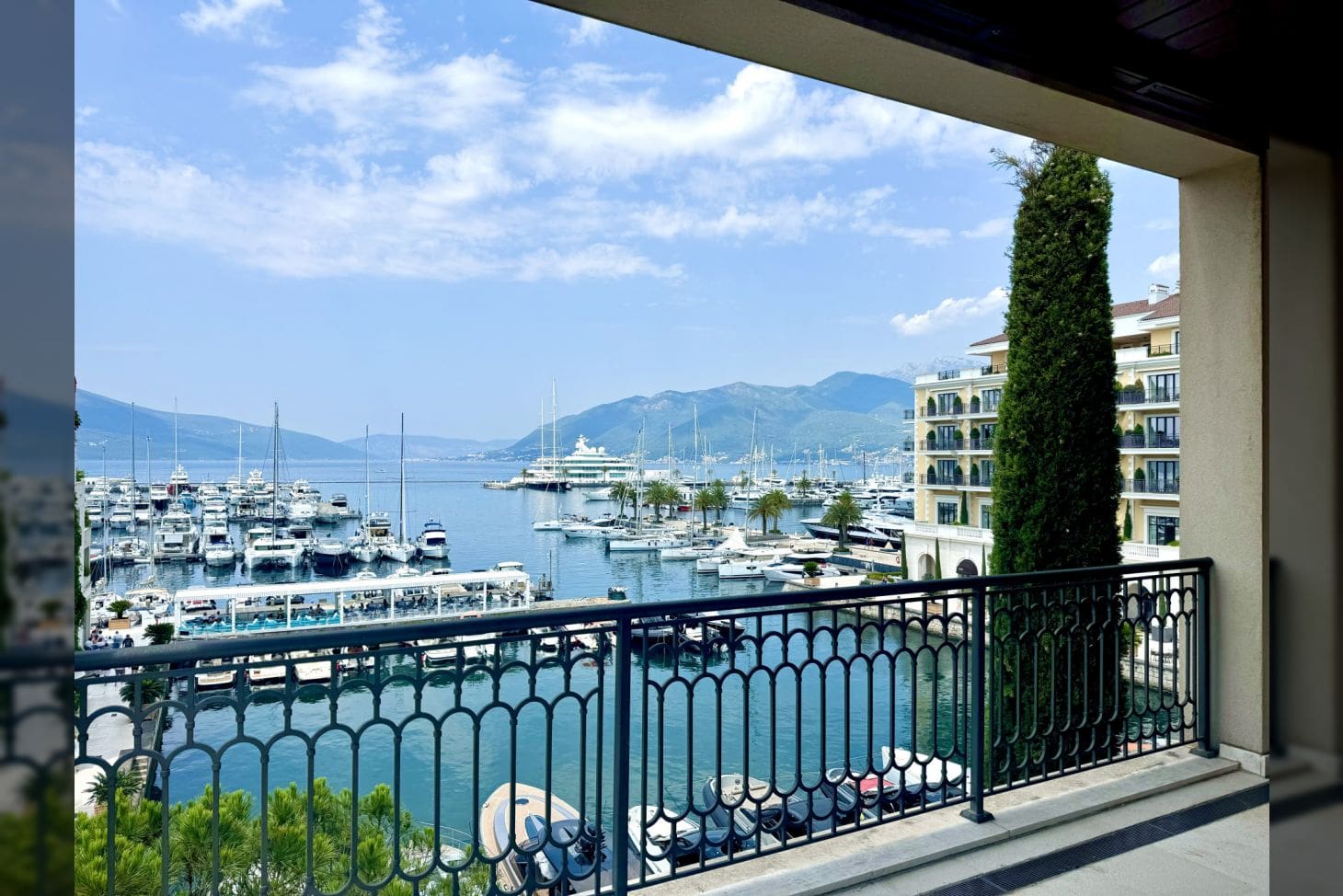 Huoneisto · Tivat
